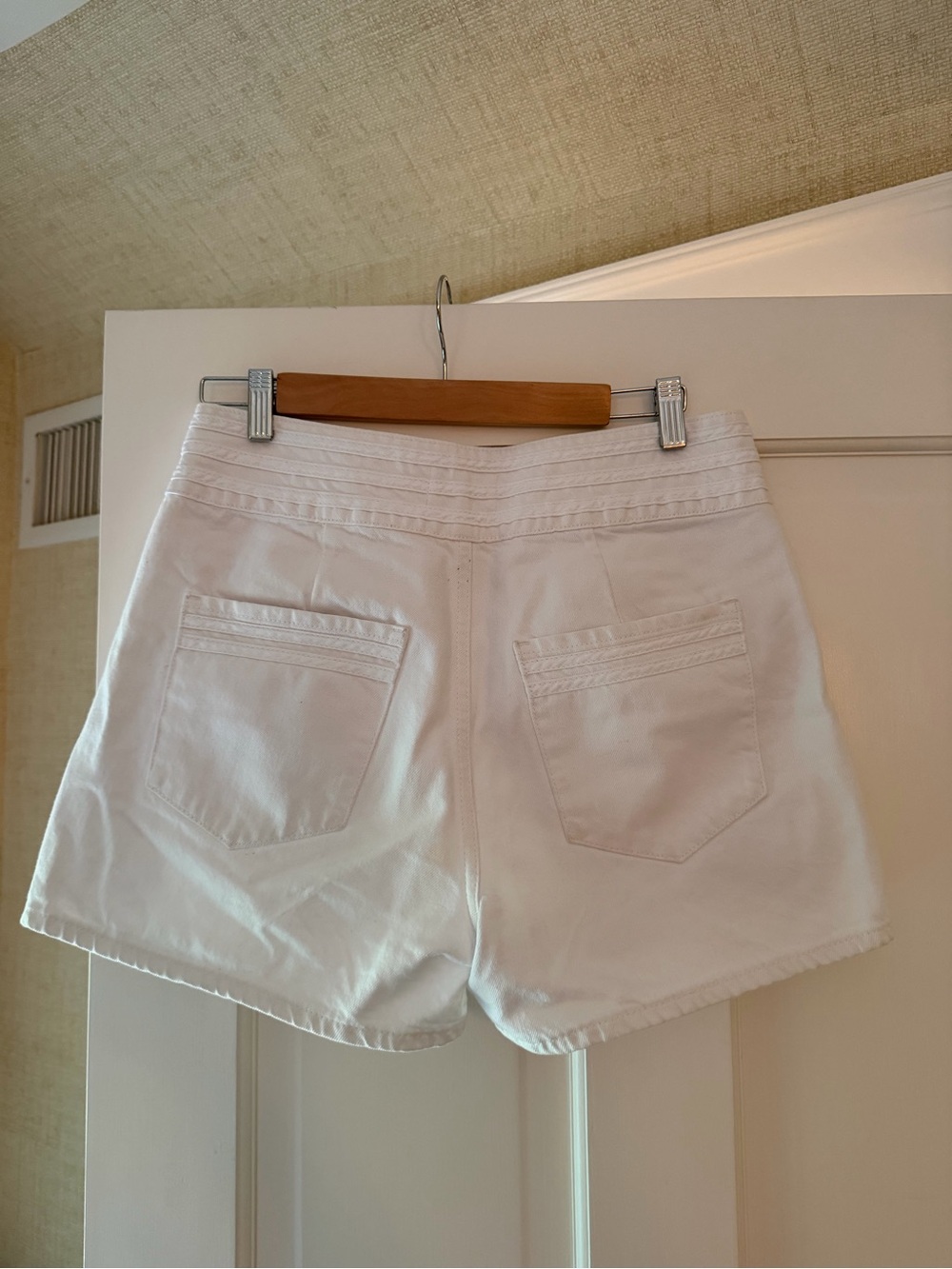 Frame Denim - Triple Binding Jean Shorts in White, Size 28 - Picture 5 of 6